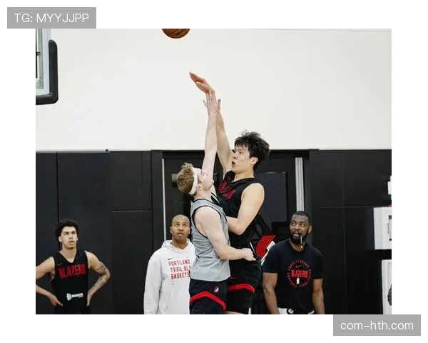 克林根首节高效表现7投4中贡献9分8篮板带领球队打出积极主动攻势